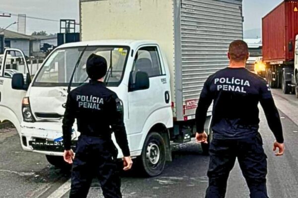 Policiais Penais Prestam Socorro Crucial a Vítima de Acidente na BR-101, em Itajaí Policiais Penais Prestam Socorro Crucial a Vítima de Acidente na BR-101, em Itajaí