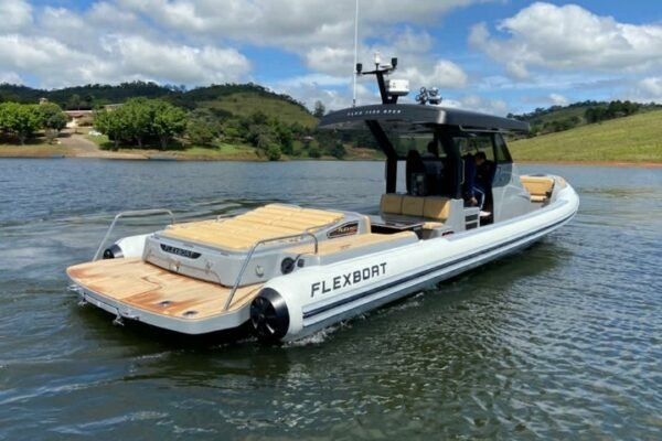 Cresce procura por barcos infláveis para lazer no Brasil. cresce procura por barcos inflaveis para lazer no brasil