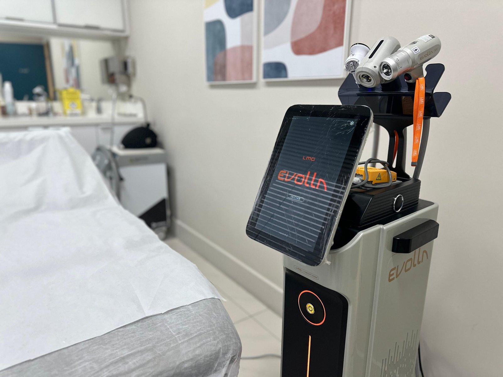 Nova plataforma Evolla promete efeito lifting imediato e estimulo intenso de colageno com seguranca e sem tempo de recuperacao 2 scaled